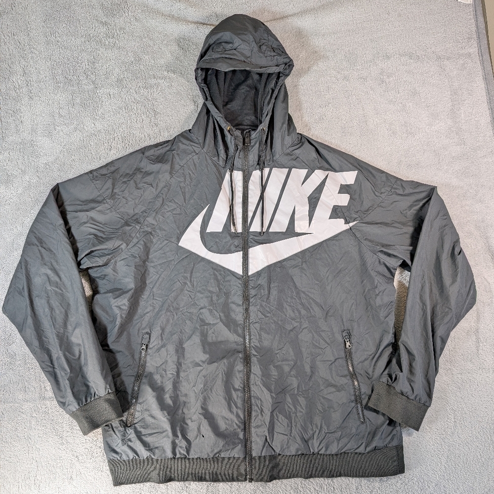 Nike Windrunner‎ Red Tag XL Men's Black Windbreaker Warmup Small Flaw